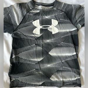 Youth UNDER ARMOUR t-shirt size L